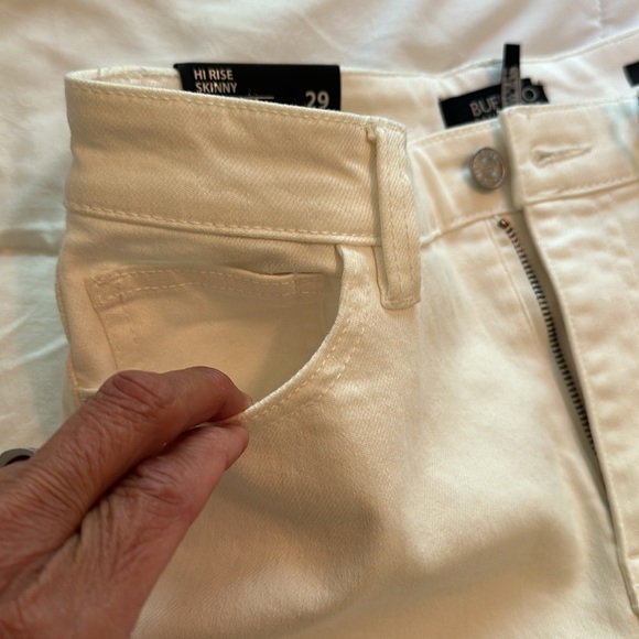NWT- BUFFALO HI-RISE SKINNY JEANS. WHITE. Wms size 29 - Picture 7 of 12